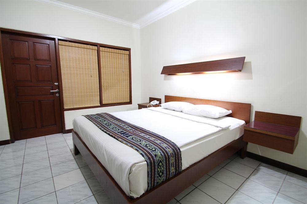 Paradiso Beach Inn Kuta Lombok Exterior foto