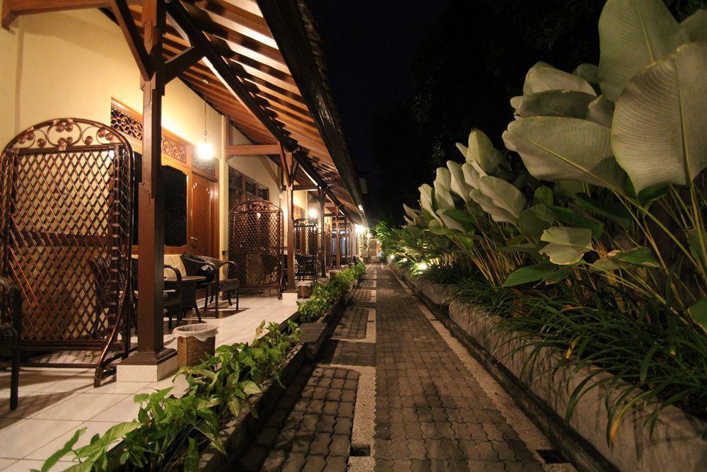 Paradiso Beach Inn Kuta Lombok Exterior foto