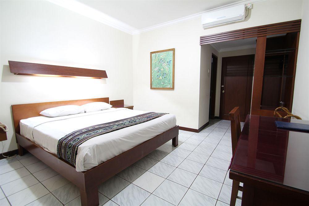Paradiso Beach Inn Kuta Lombok Exterior foto