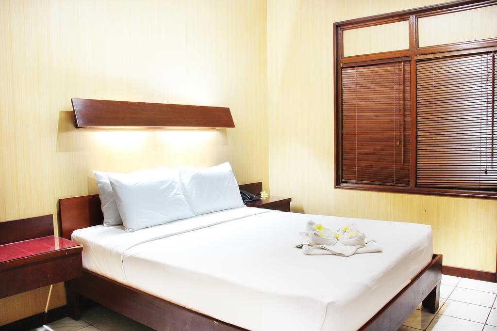 Paradiso Beach Inn Kuta Lombok Exterior foto