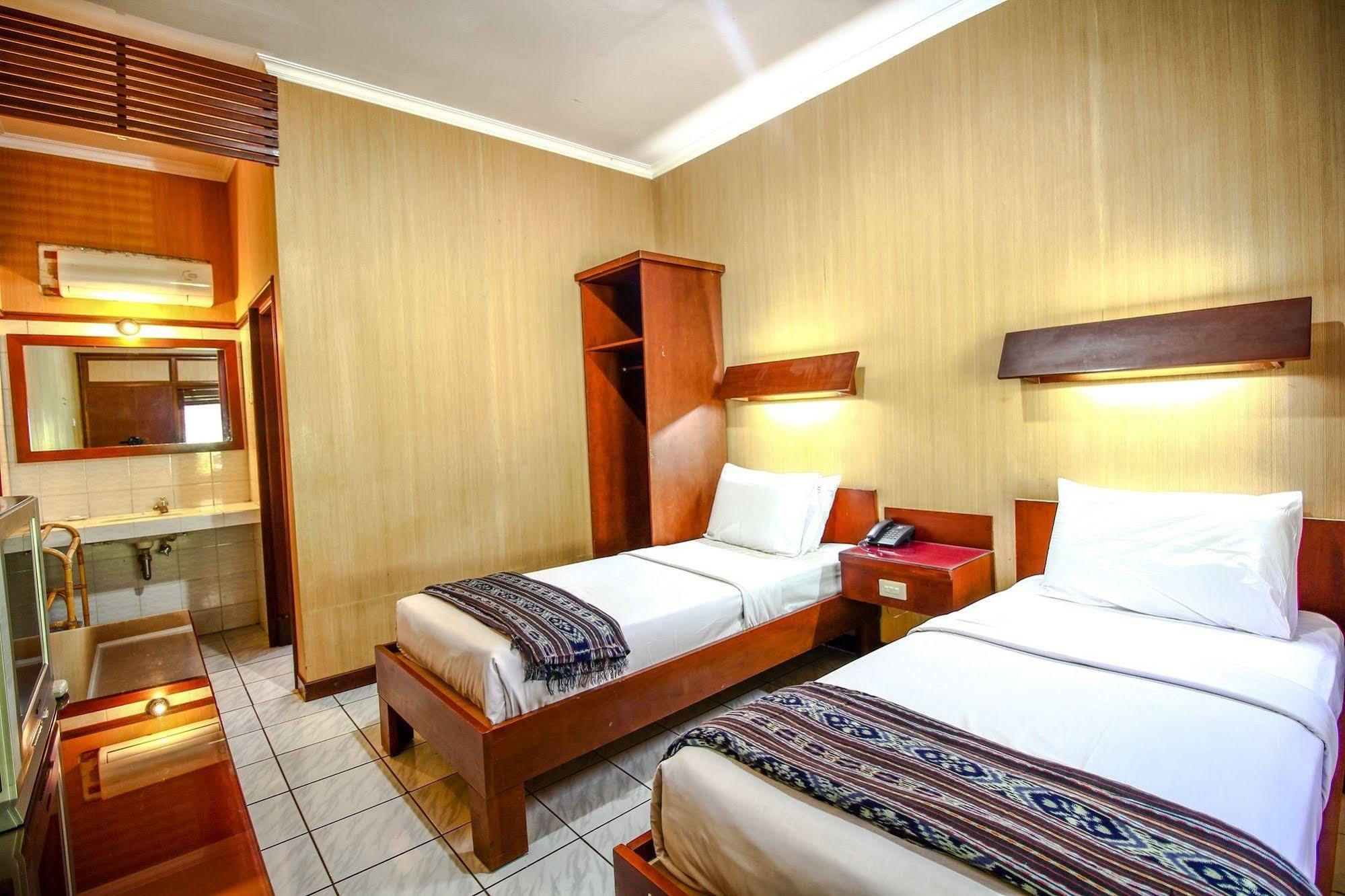 Paradiso Beach Inn Kuta Lombok Exterior foto