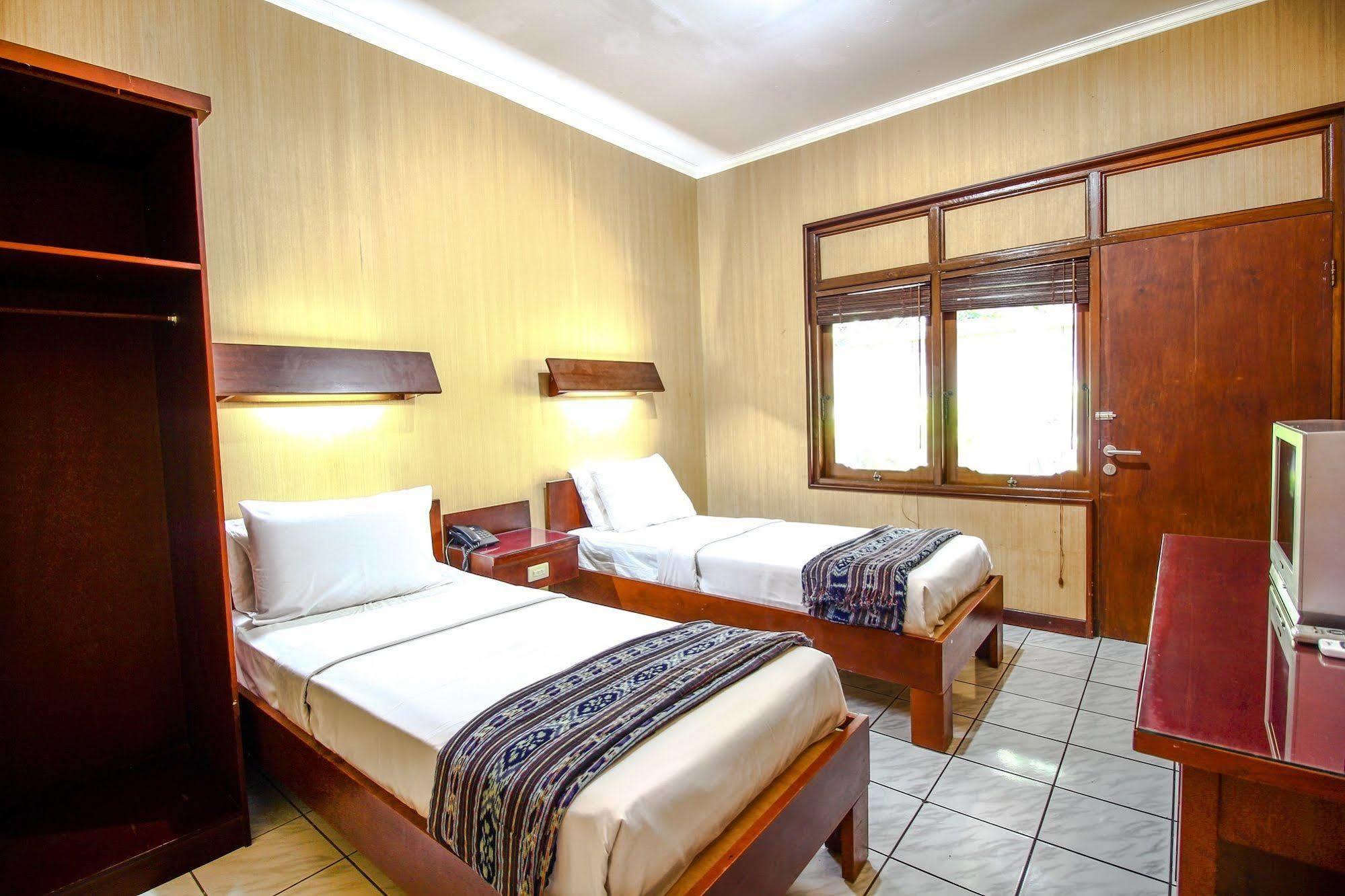 Paradiso Beach Inn Kuta Lombok Exterior foto