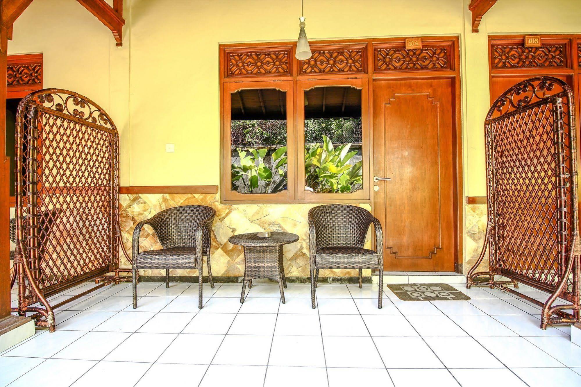 Paradiso Beach Inn Kuta Lombok Exterior foto
